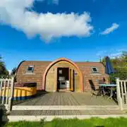 Ensuite Super Pod with hot tub