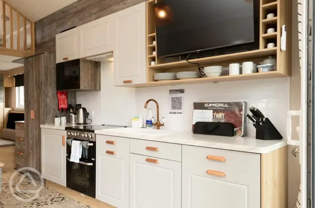 Ensuite glamping cabin kitchen