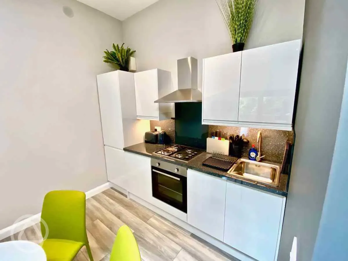 Sunrdige Cube with hot tub kitchen
