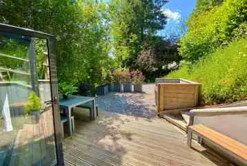 Sunrdige Cube with hot tub outdoor area Sunrdige Cube with hot tub outdoor area