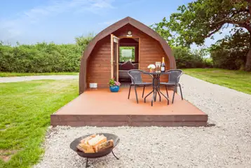 Oak camping pod