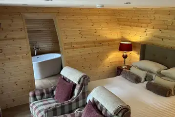 Fancy pod with a king sized bed Fancy pod with a king sized bed
