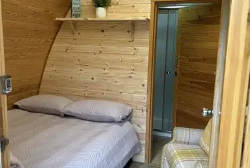 Really cosy ensuite glamping pod double bed (bedding included) Really cosy ensuite glamping pod double bed (bedding included)