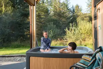 Argyll pod hot tub