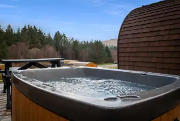 Highlander pod with hot tub