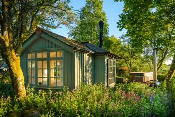 Summer Howf glamping cabin with optional wood-fired hot tub Summer Howf glamping cabin with optional wood-fired hot tub