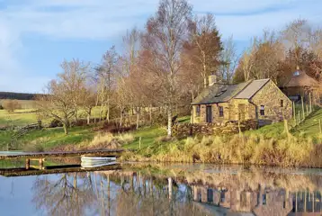 Whisky Howf Cabin with views of a lake Whisky Howf Cabin with views of a lake