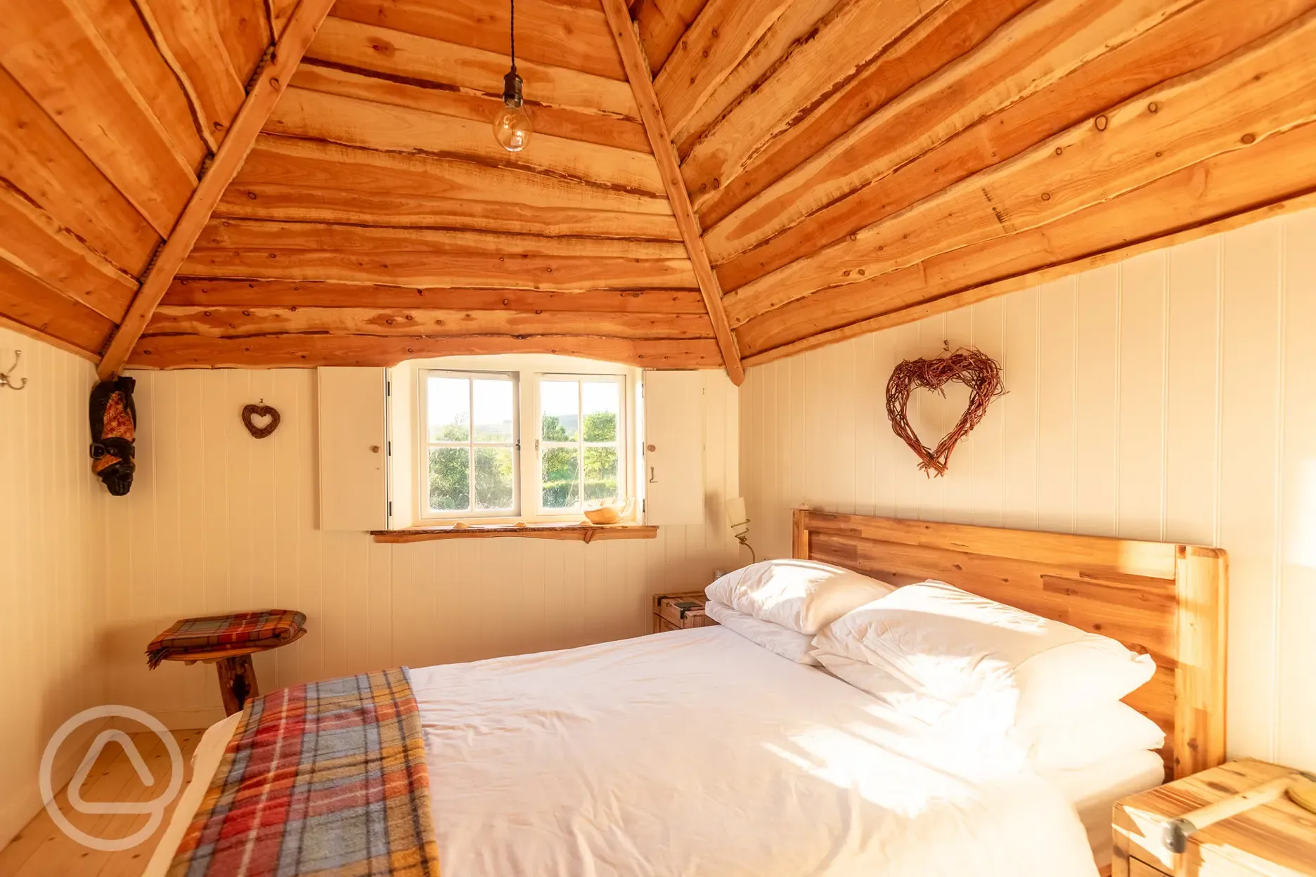 Wee Tree Howf Treehouse with a double bedroom with bedding provided Wee Tree Howf Treehouse with a double bedroom with bedding provided