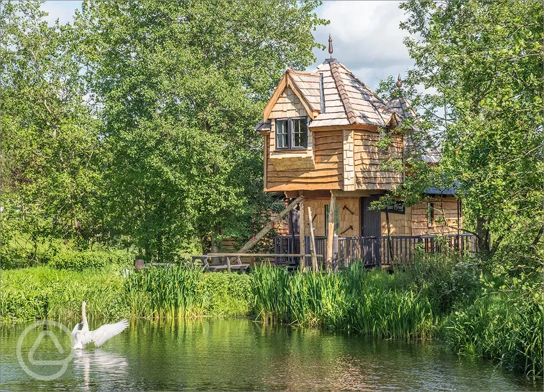 Wee Tree Howf Treehouse with pond views Wee Tree Howf Treehouse with pond views