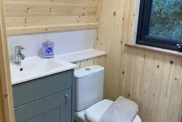 Mega ensuite pod ensuite