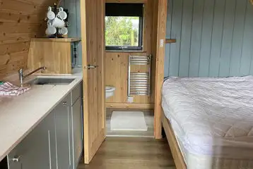 Mega ensuite glamping pod double bed Mega ensuite glamping pod double bed