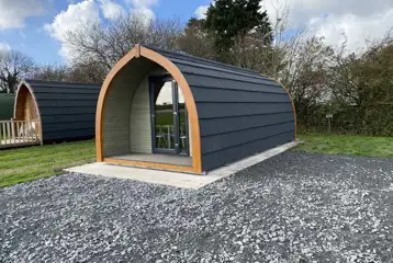 Mega ensuite glamping pod with parking space for one vehicle Mega ensuite glamping pod with parking space for one vehicle