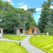 Little Wold Away Glamping - Badger ensuite glamping pod with hot tub