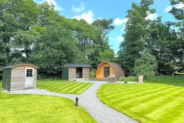 Little Wold Away Glamping - Badger ensuite glamping pod with hot tub Little Wold Away Glamping - Badger ensuite glamping pod with hot tub