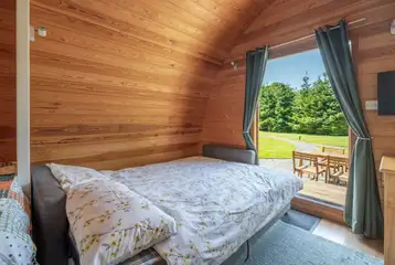 Badger ensuite glamping pod sofa bed Badger ensuite glamping pod sofa bed