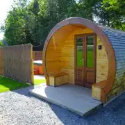 Willow pod with hot tub
