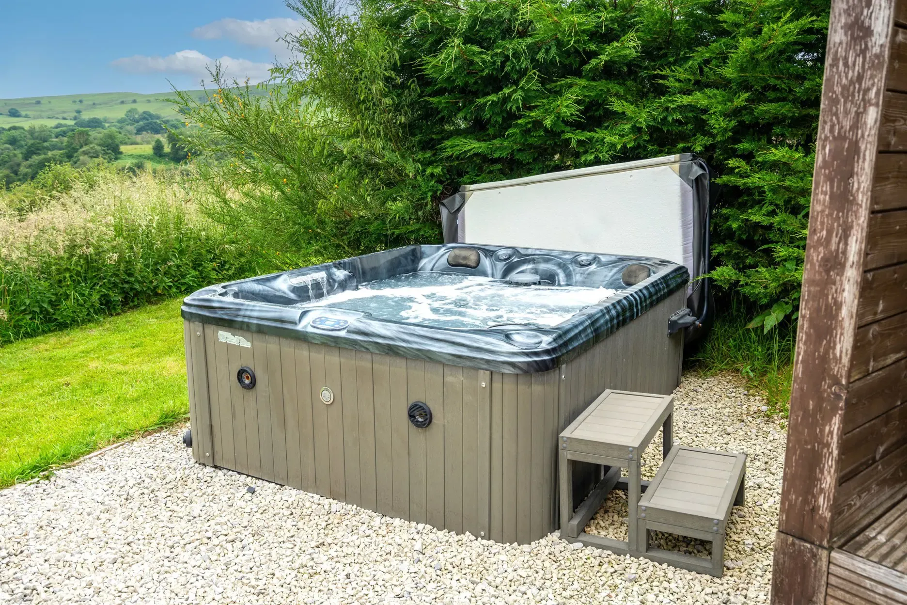 Forget Me Not pod hot tub