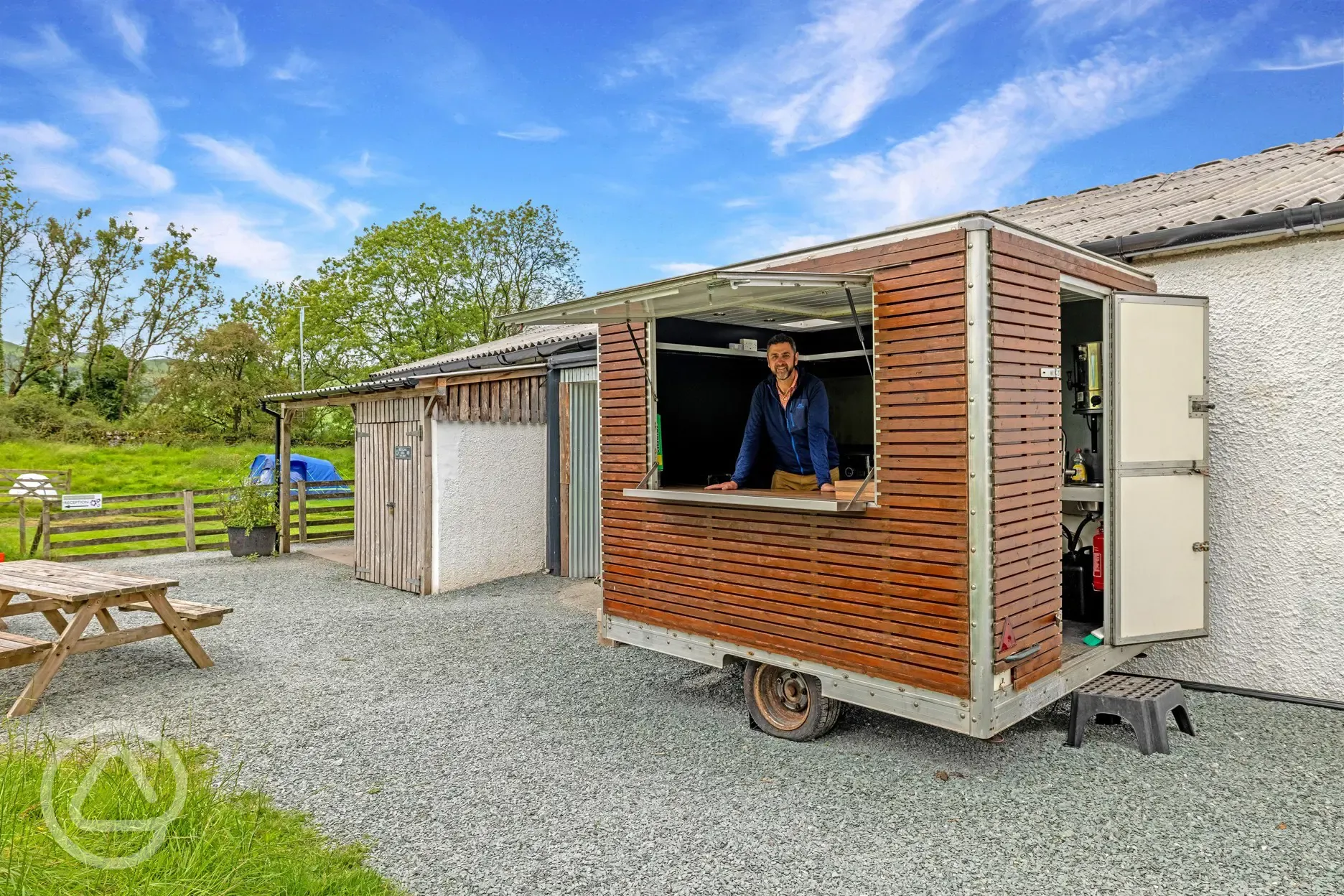Hot food van, serving evening food 