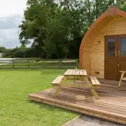Four person pod
