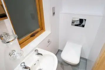 Ensuite toilet 