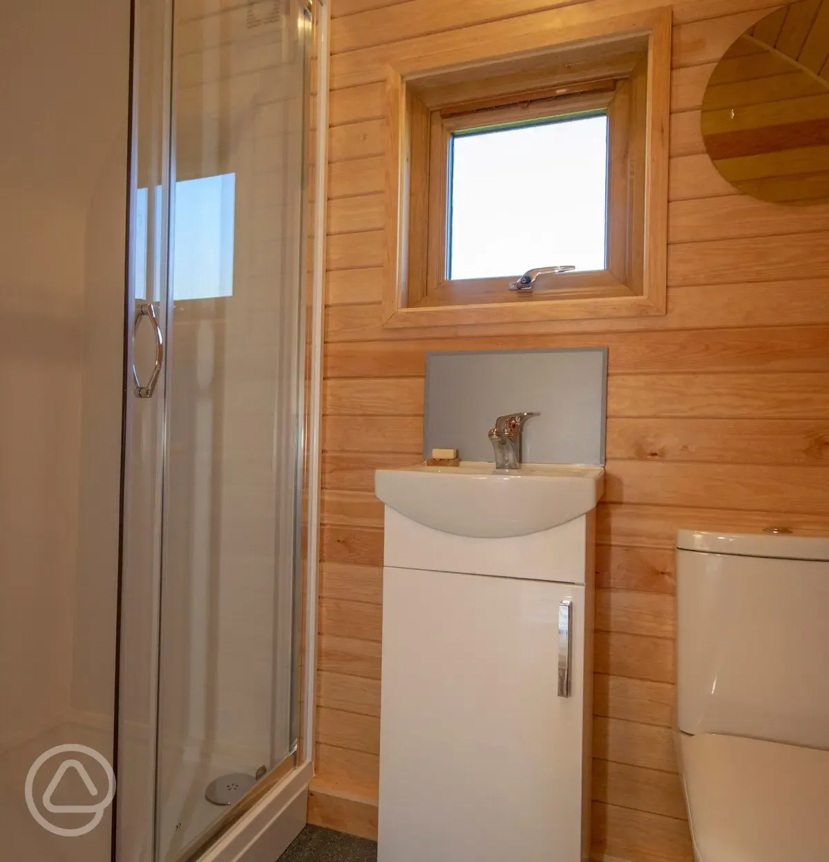 Glamping pod ensuite bathroom