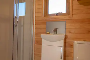 Glamping pod ensuite bathroom