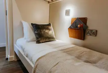 Five person glamping cabins - extra bunk bedroom Five person glamping cabins - extra bunk bedroom