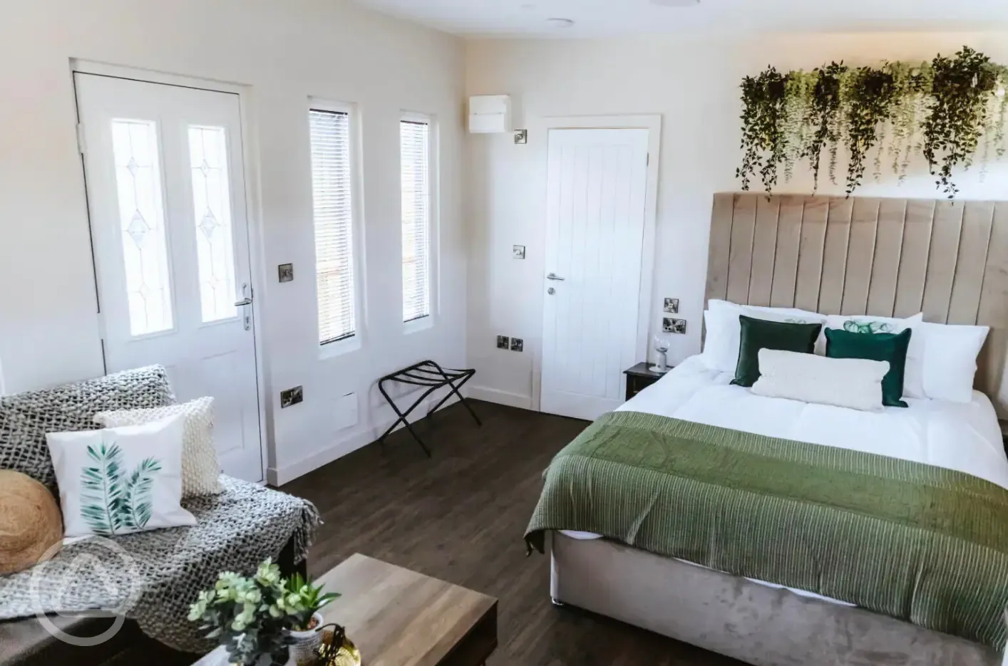 The Botanical ensuite glamping pod interior