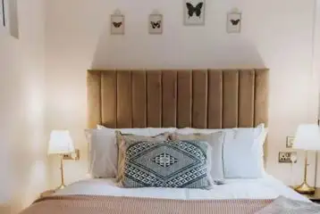 The Butterfly bed The Butterfly bed
