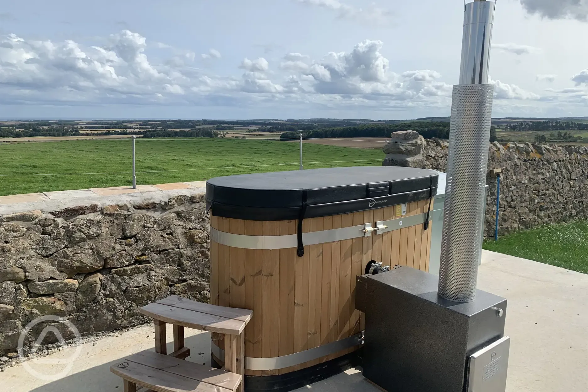 Glamping pod optional wood-fired hot tub