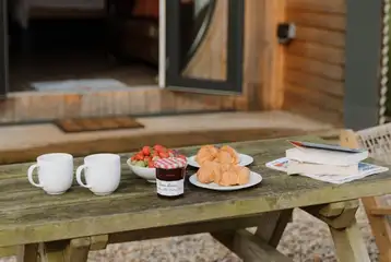 Glamping pod picnic bench Glamping pod picnic bench