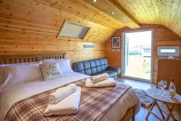Elite ensuite glamping pod interior Elite ensuite glamping pod interior