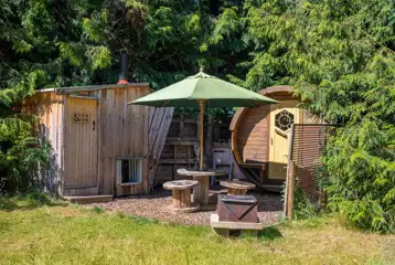 Owl pod with hot tub