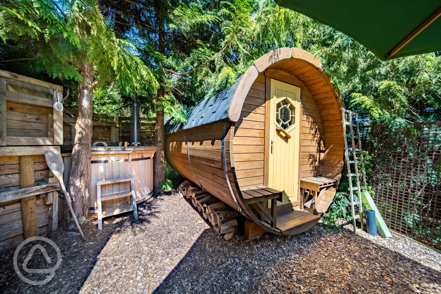 Owl pod with hot tub