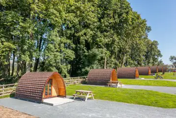 Heated camping pods (four persons) 