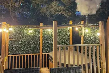 Rosy glamping pod with hot tub - pet free Rosy glamping pod with hot tub - pet free
