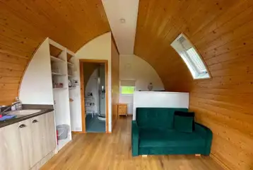 Daisy pod interior - pet friendly