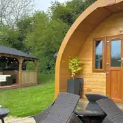Bluebell glamping pod and gazebo seating area - pet free