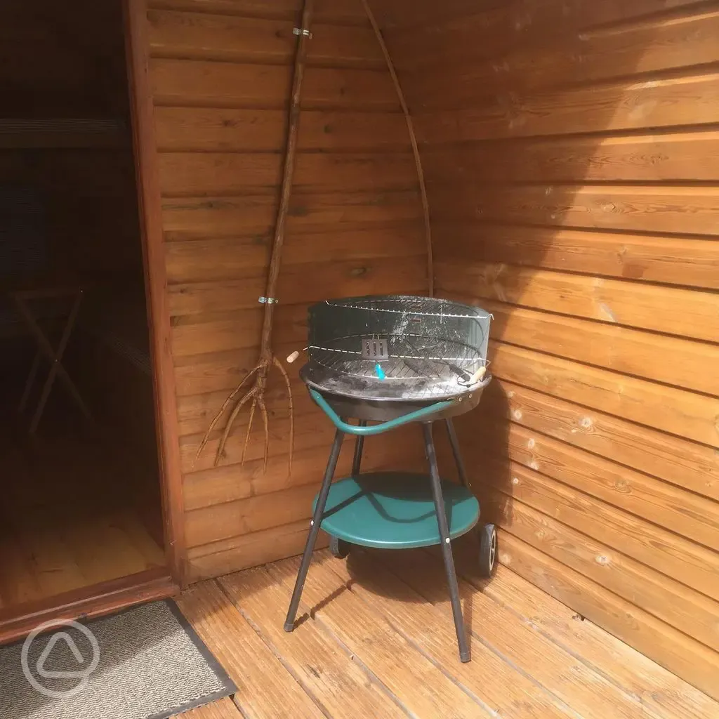 Hedgehog camping pod BBQ 