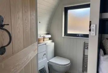 Sildvik and Sunset ensuite glamping pod private bathroom