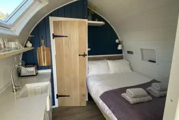 Sildvik and Sunset ensuite glamping pods double bed Sildvik and Sunset ensuite glamping pods double bed