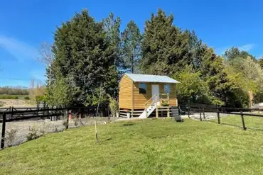 Meadow lodge