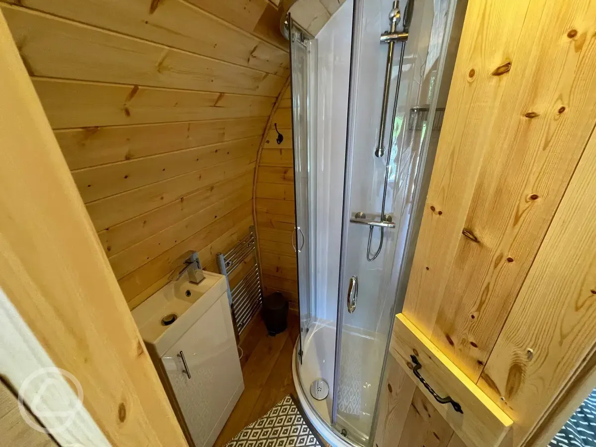 Glamping pod ensuite