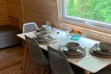 Llys y Llwynogod pod dining area (crockery and dishes included)