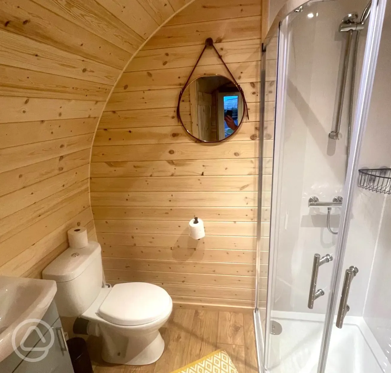 Llys y Llwynogod pod ensuite