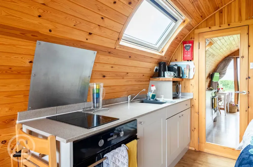 Ensuite glamping pod - kitchen 