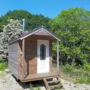 Daisy glamping cabin