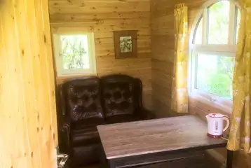 Buttercup cabin lounge area Buttercup cabin lounge area