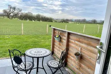 Luxury ensuite glamping pod - outdoor area Luxury ensuite glamping pod - outdoor area