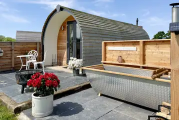 Luxury ensuite glamping pod with outdoor bath Luxury ensuite glamping pod with outdoor bath